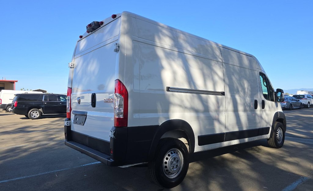 2025 RAM Promaster Image 2