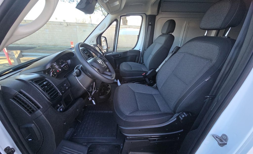 2025 RAM Promaster Image 9