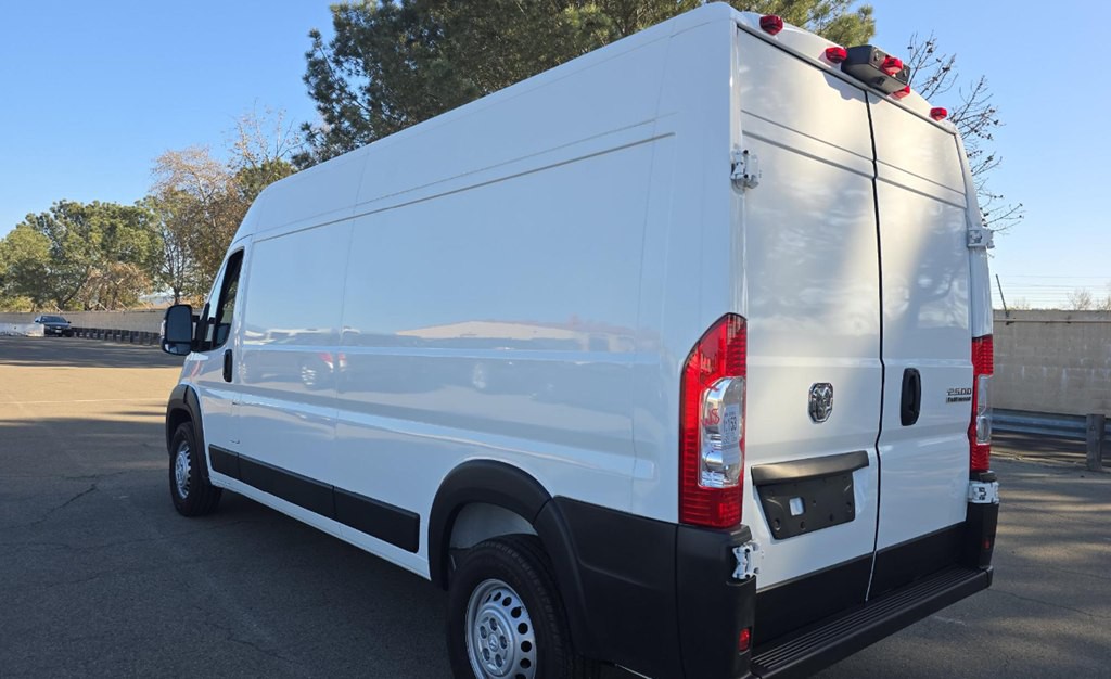 2025 RAM Promaster Image 4