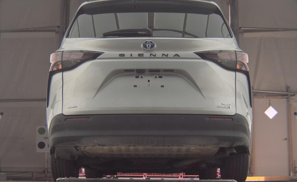 2023 Toyota Sienna Image 4