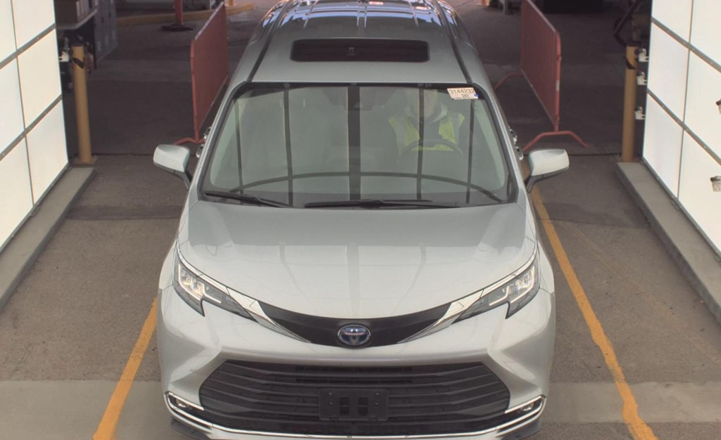 2023 Toyota Sienna Image 7