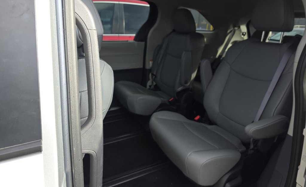 2023 Toyota Sienna Image 10