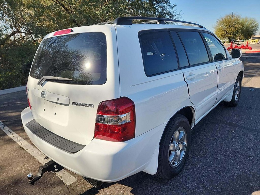 2004 Toyota Highlander Image 2