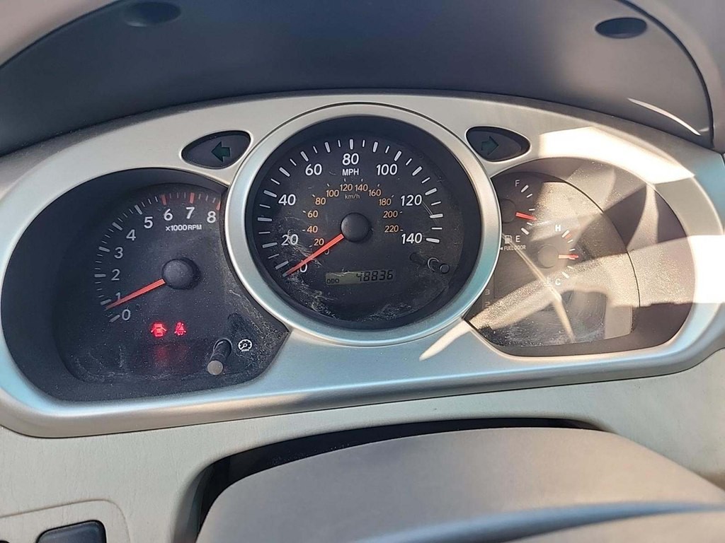 2004 Toyota Highlander Image 8