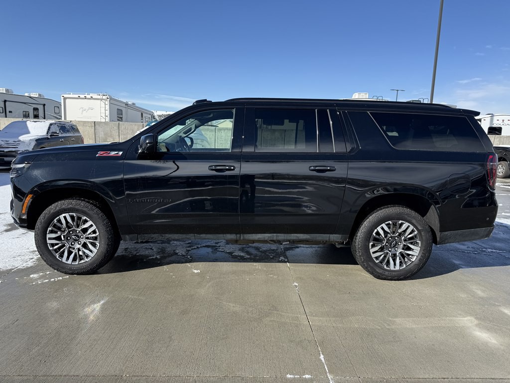 2025 Chevrolet Suburban Image 6