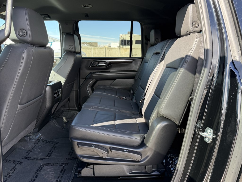 2025 Chevrolet Suburban Image 18