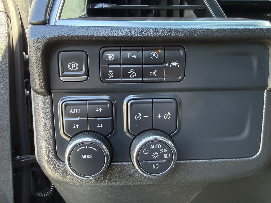 2025 Chevrolet Suburban Image 33