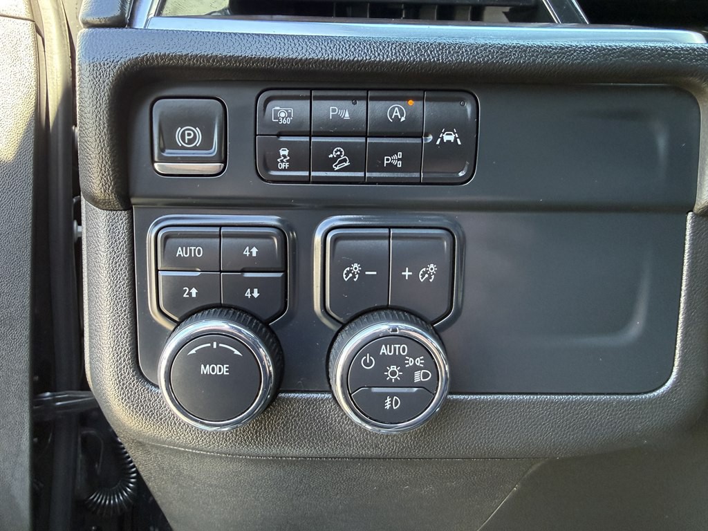 2025 Chevrolet Suburban Image 34