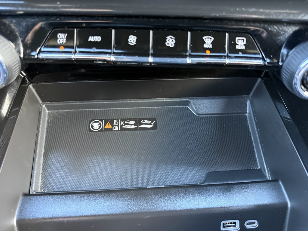 2025 Chevrolet Suburban Image 53