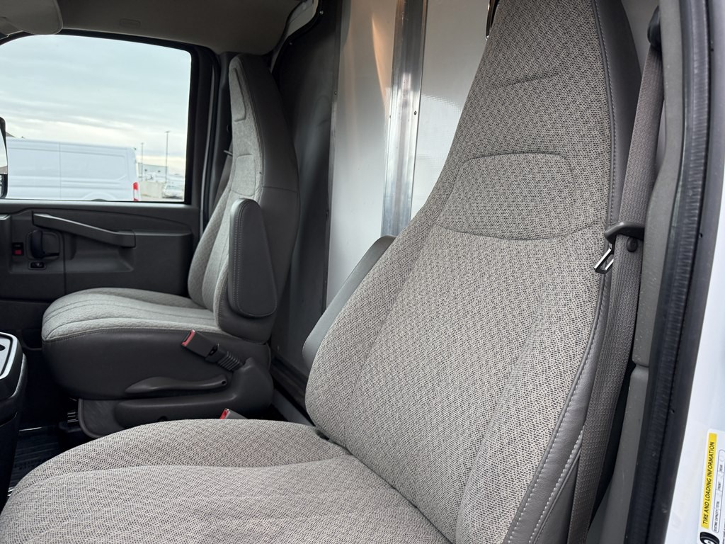 2023 Chevrolet Express Image 15