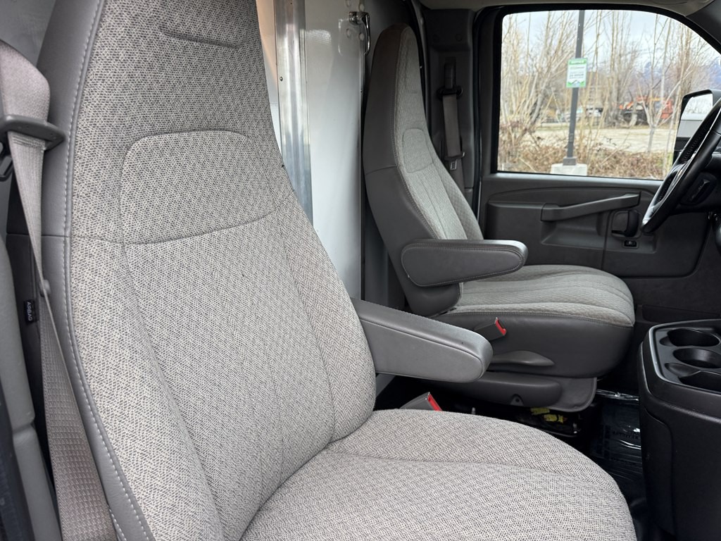 2023 Chevrolet Express Image 19