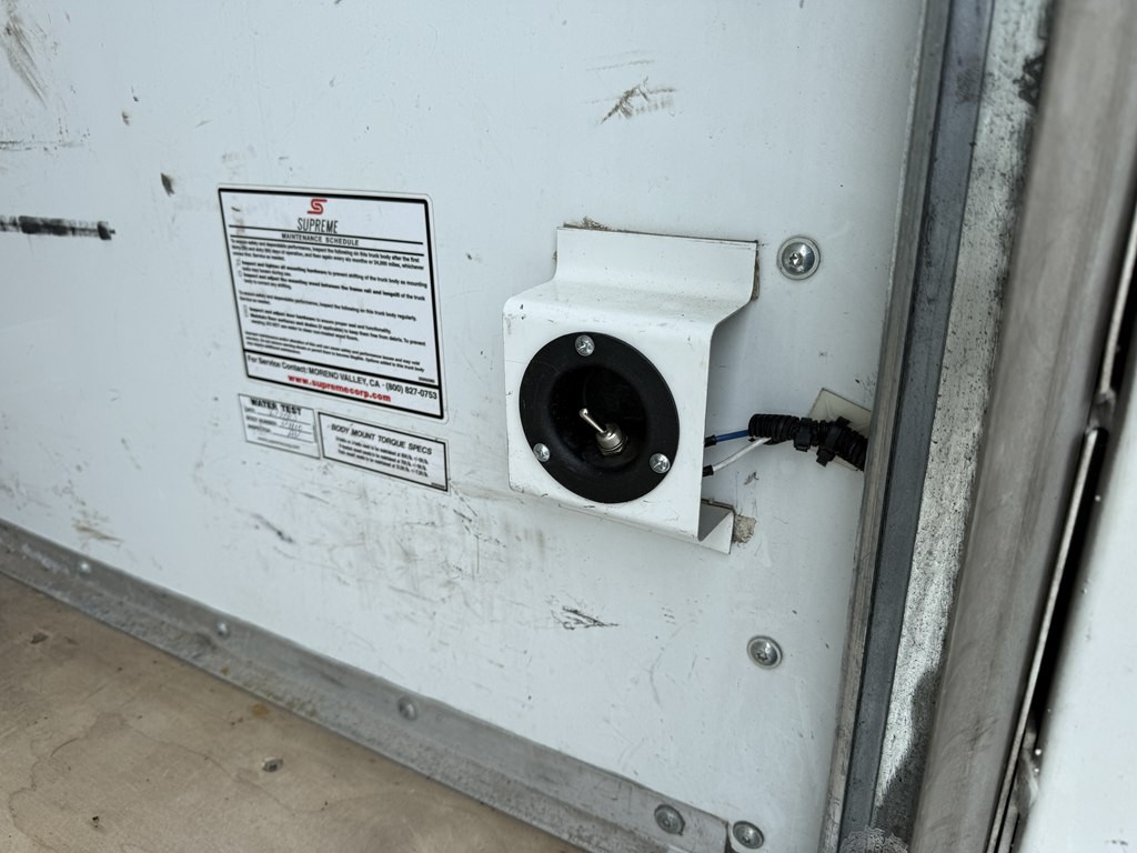 2023 Chevrolet Express Image 26