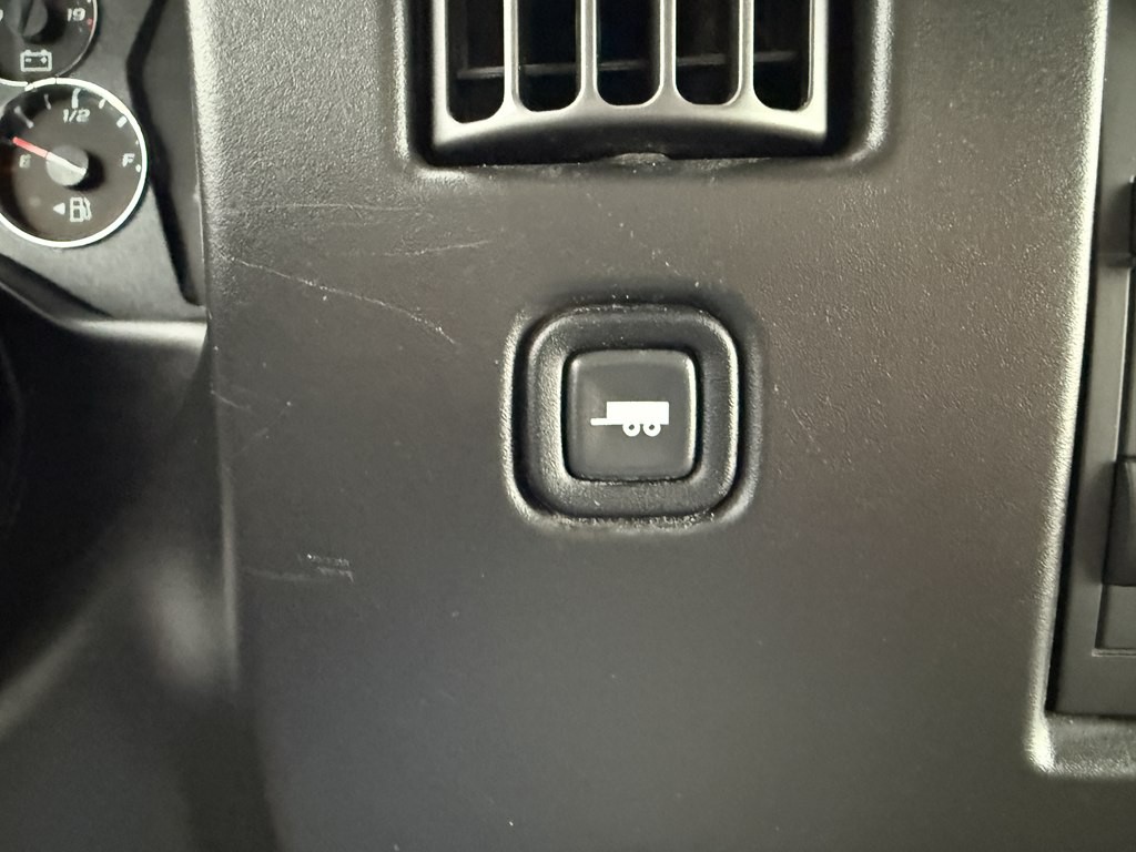 2023 Chevrolet Express Image 34