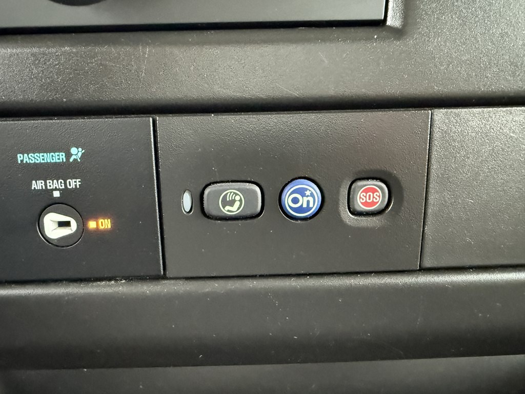 2023 Chevrolet Express Image 36