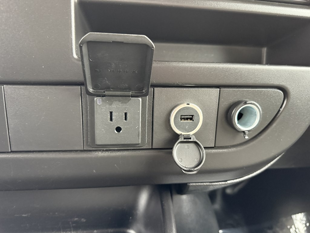 2023 Chevrolet Express Image 37