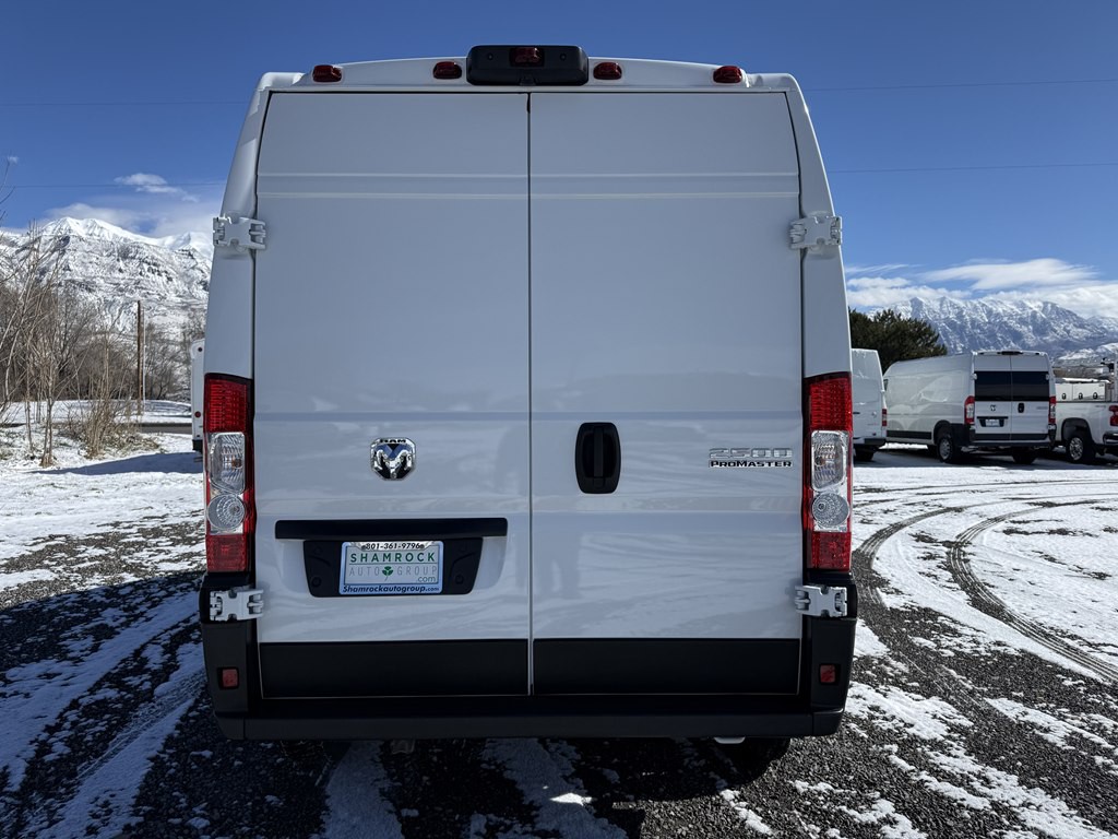 2025 RAM Promaster Image 4