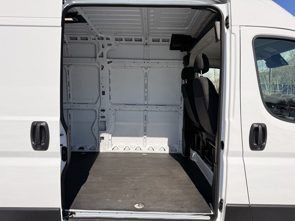 2025 RAM Promaster Image 24