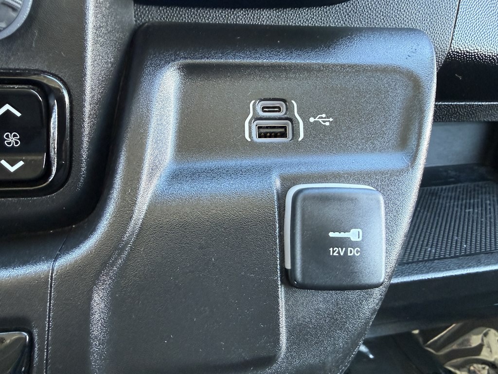 2025 RAM Promaster Image 38