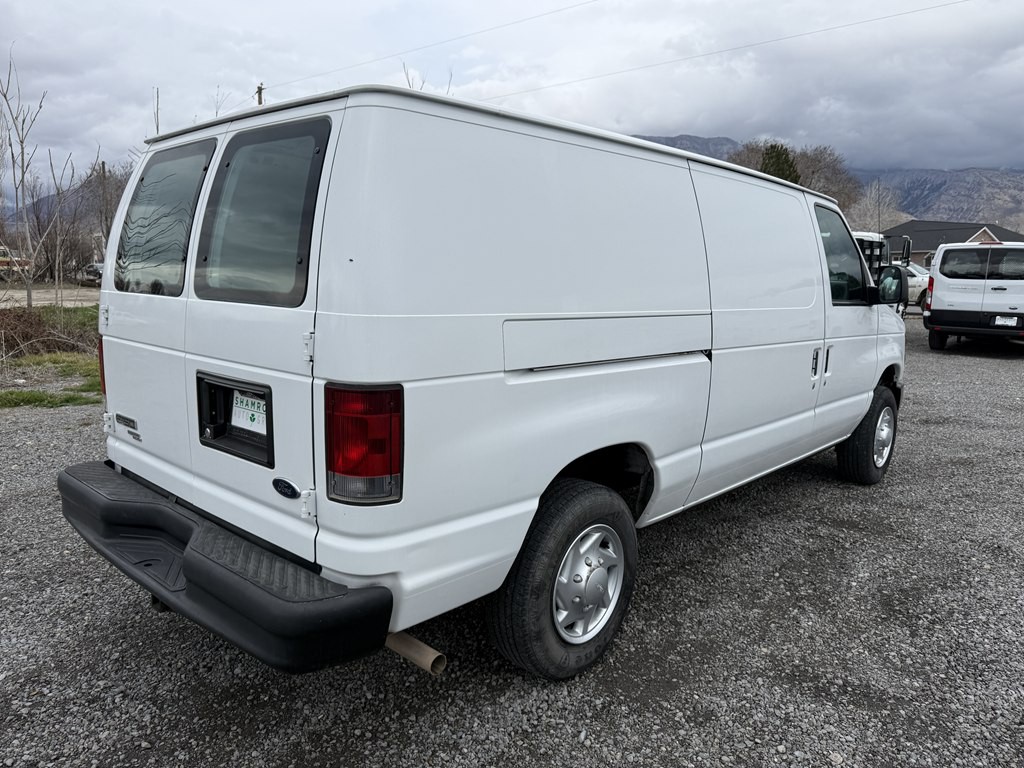 2011 Ford Econoline Image 3