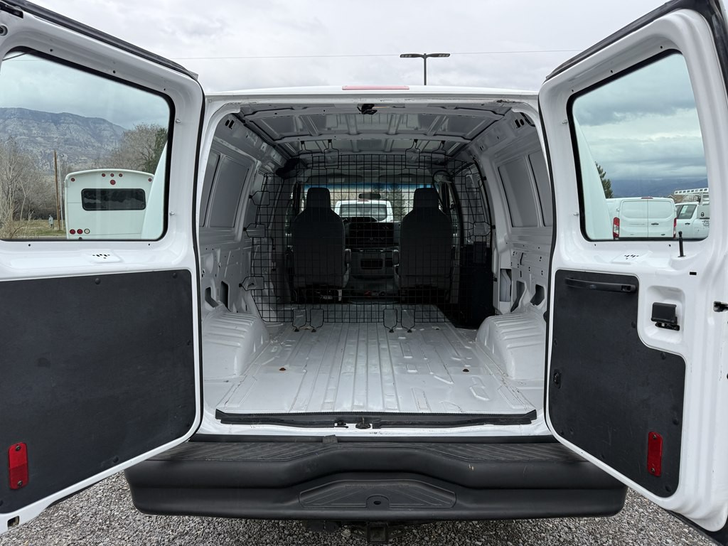 2011 Ford Econoline Image 19