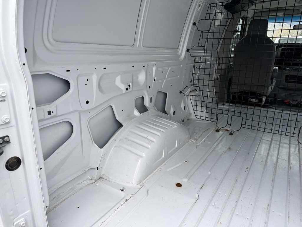 2011 Ford Econoline Image 21