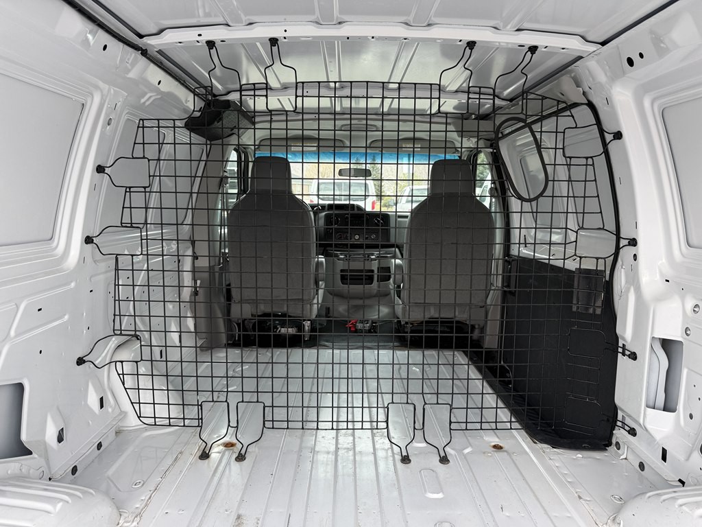 2011 Ford Econoline Image 22