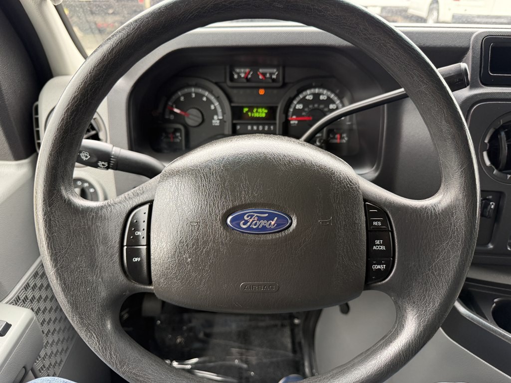 2011 Ford Econoline Image 26