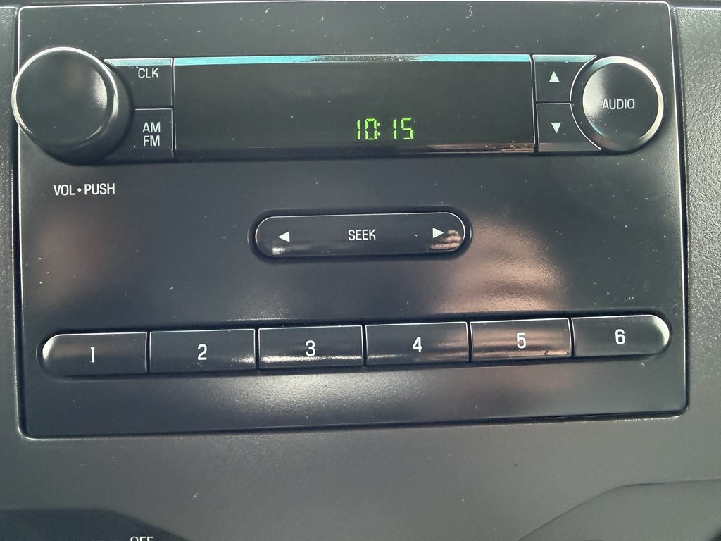 2011 Ford Econoline Image 31