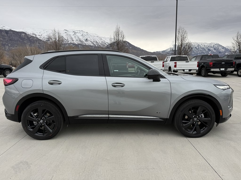 2025 Buick Envision Image 2