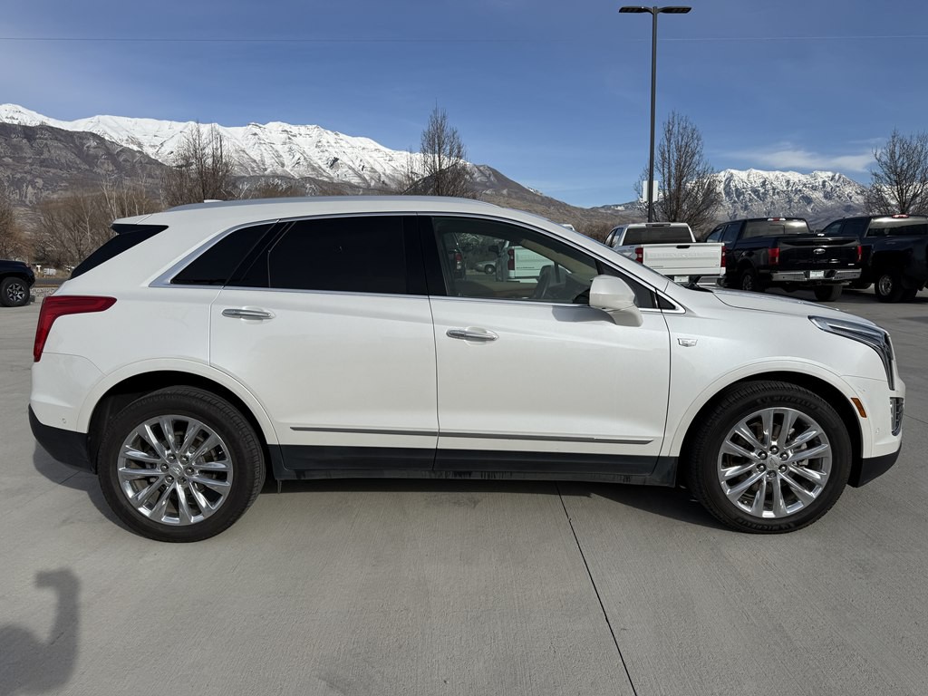 2017 Cadillac XT5 Image 2