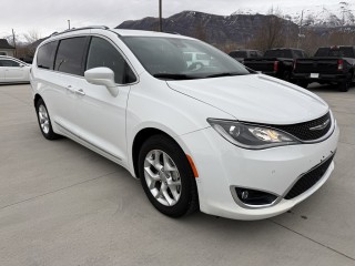 Image for 2020 Chrysler Pacifica Touring L ID: 7212599