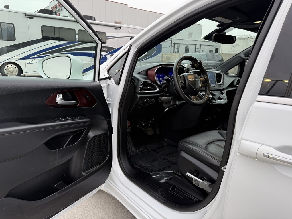 2020 Chrysler Pacifica Image 14