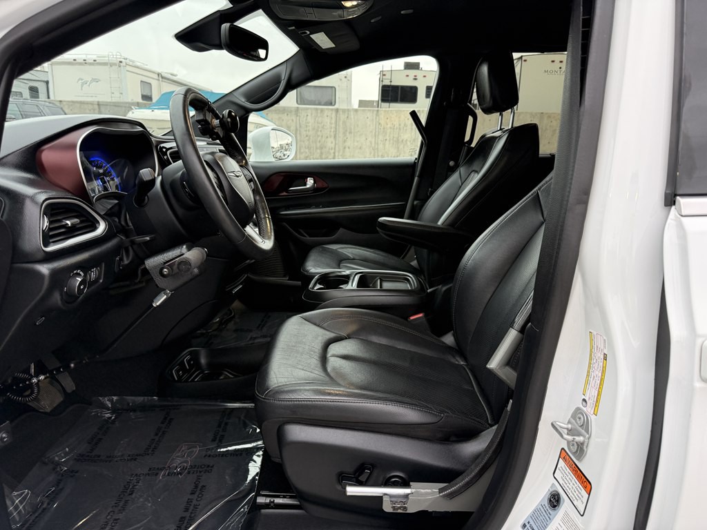 2020 Chrysler Pacifica Image 15