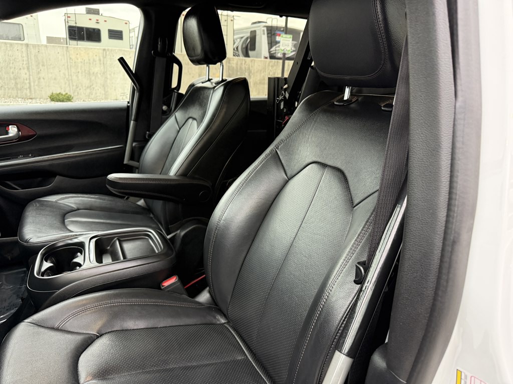 2020 Chrysler Pacifica Image 16