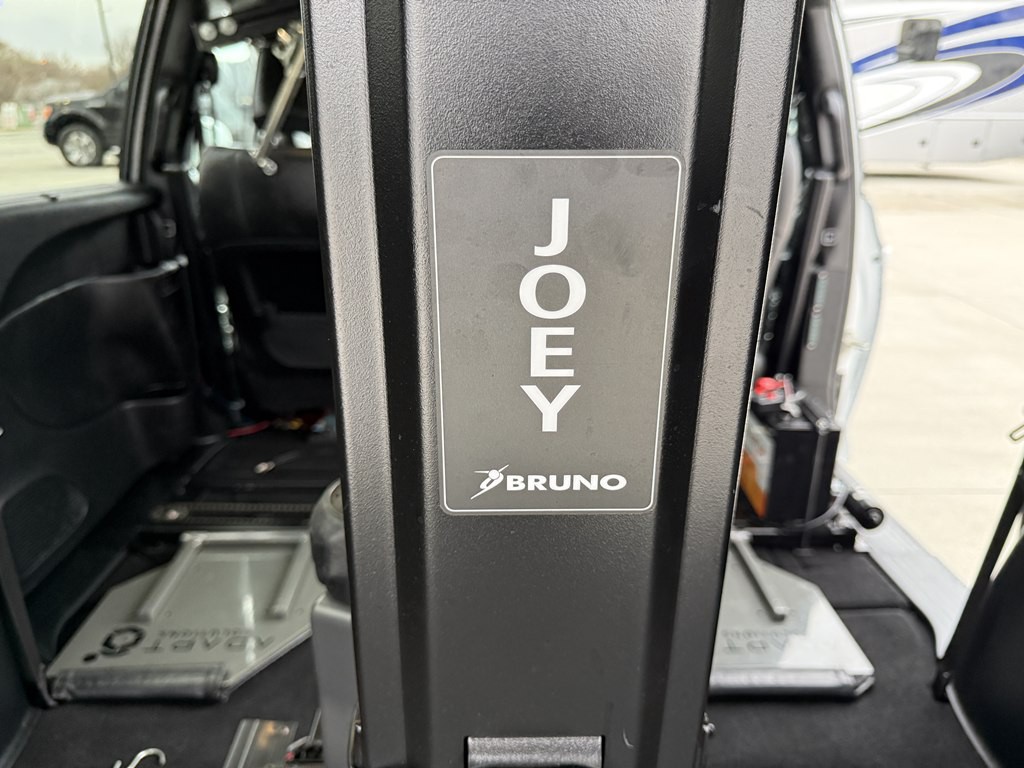 2020 Chrysler Pacifica Image 28