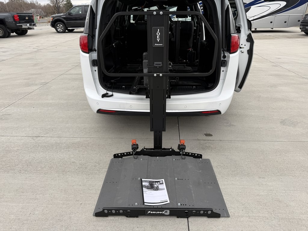 2020 Chrysler Pacifica Image 30