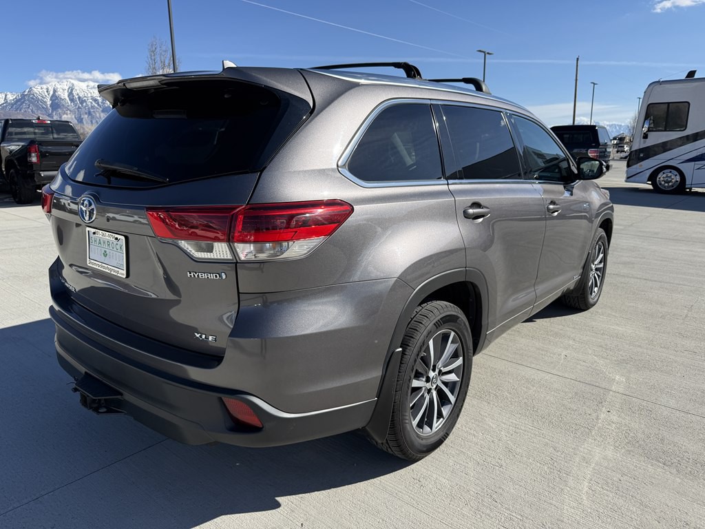 2017 Toyota Highlander Image 3