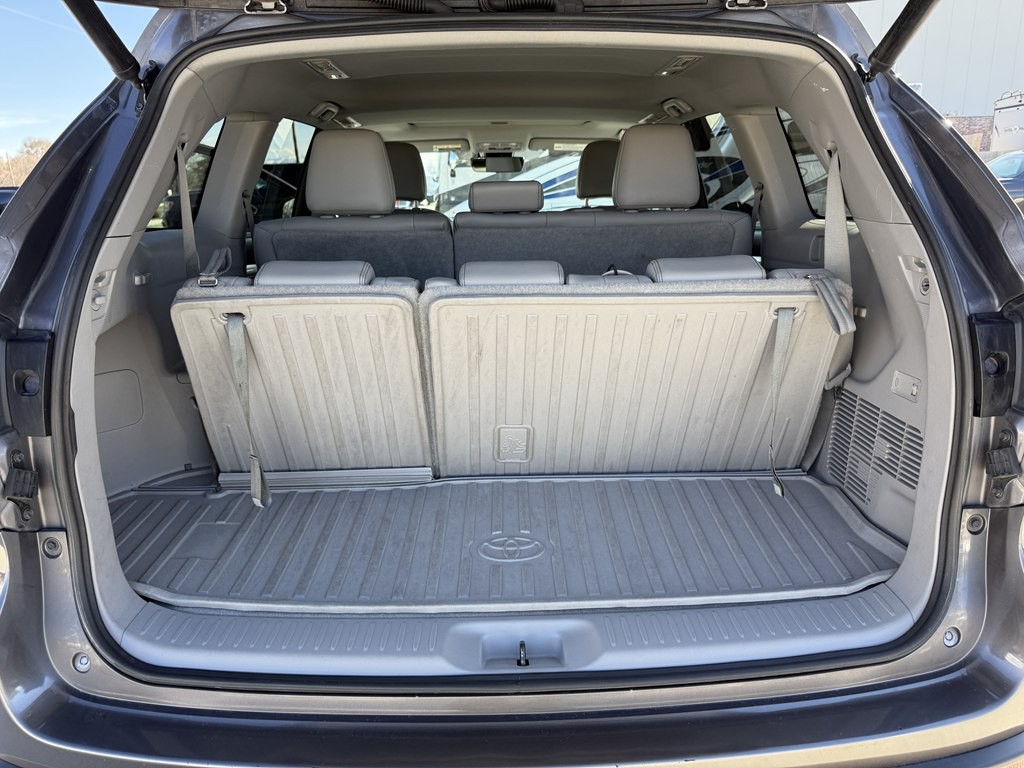 2017 Toyota Highlander Image 27