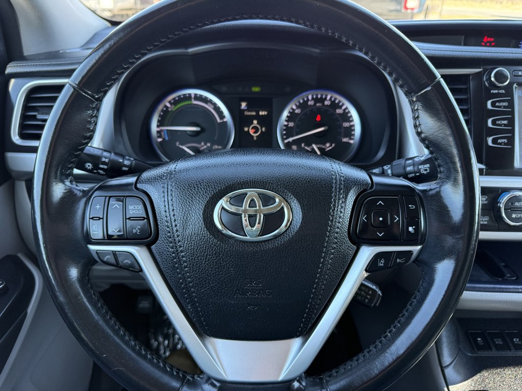 2017 Toyota Highlander Image 31