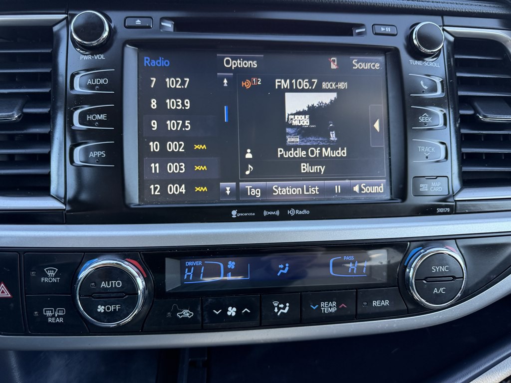 2017 Toyota Highlander Image 35