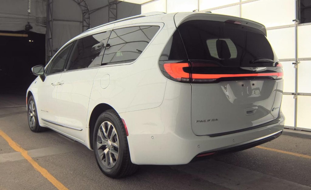 2023 Chrysler Pacifica Image 5