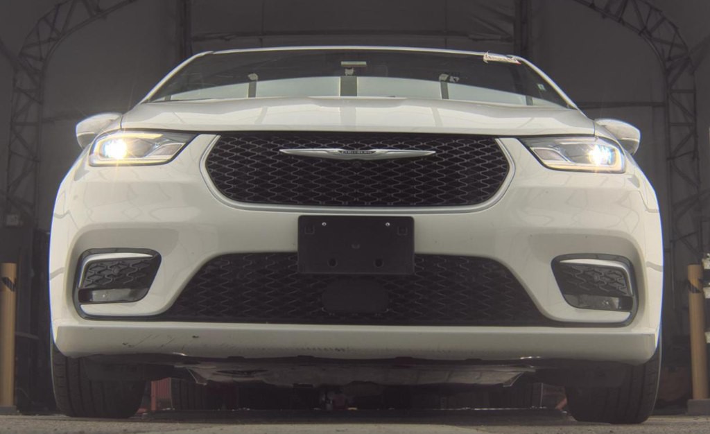 2023 Chrysler Pacifica Image 7