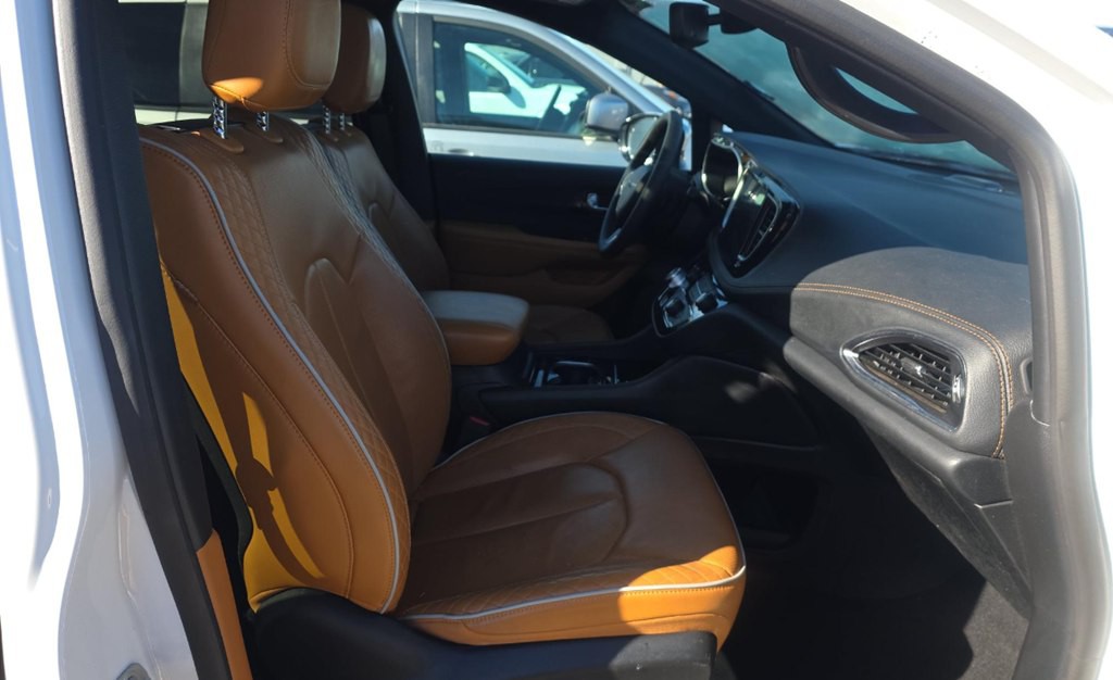 2023 Chrysler Pacifica Image 11