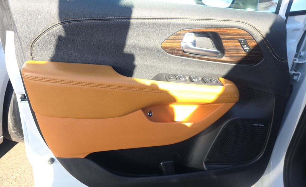 2023 Chrysler Pacifica Image 17