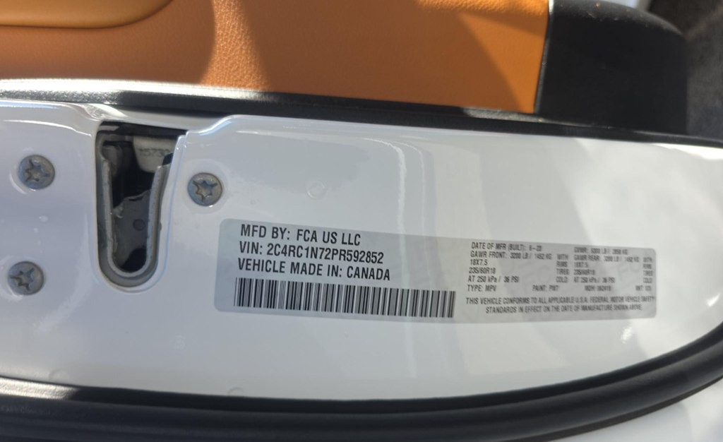 2023 Chrysler Pacifica Image 19