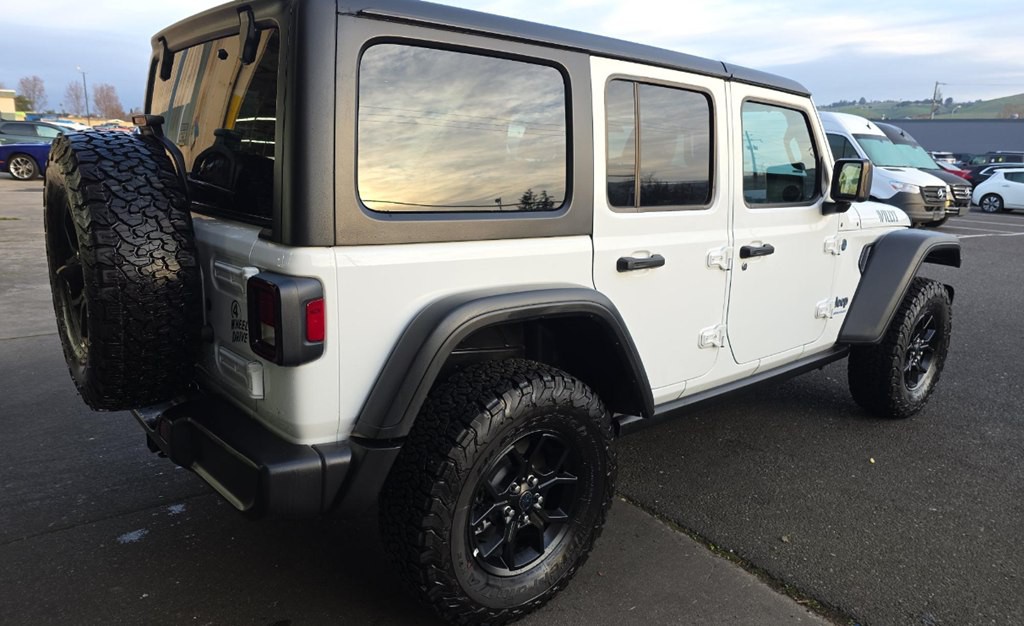 2025 Jeep Wrangler Image 2