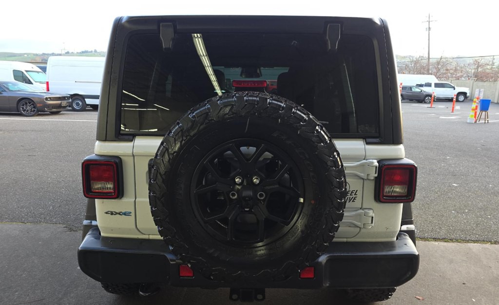 2025 Jeep Wrangler Image 3