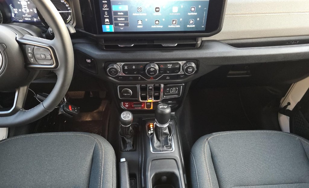 2025 Jeep Wrangler Image 14