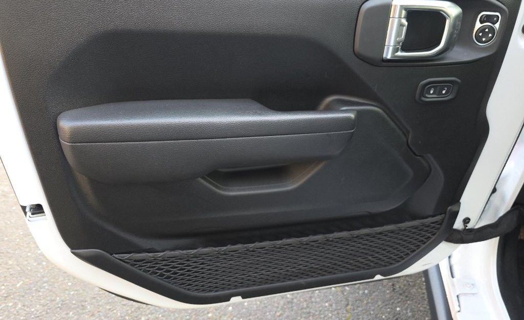 2025 Jeep Wrangler Image 16