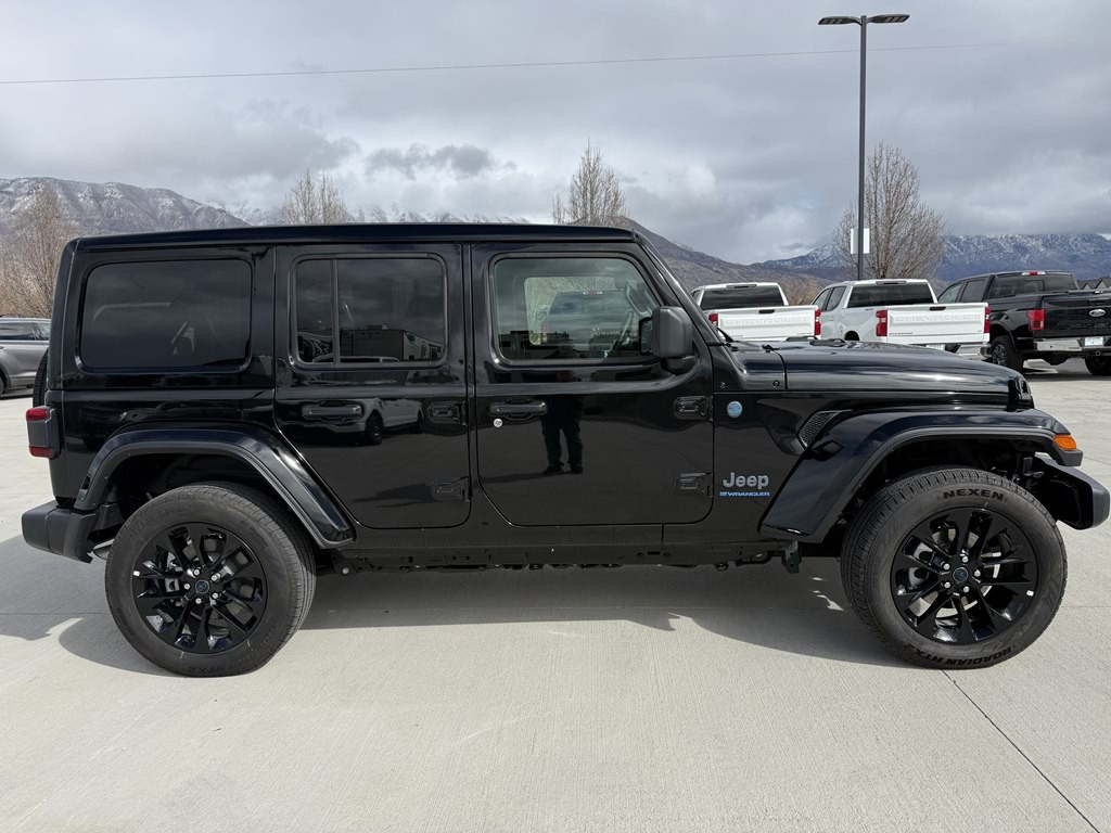 2025 Jeep Wrangler Image 2